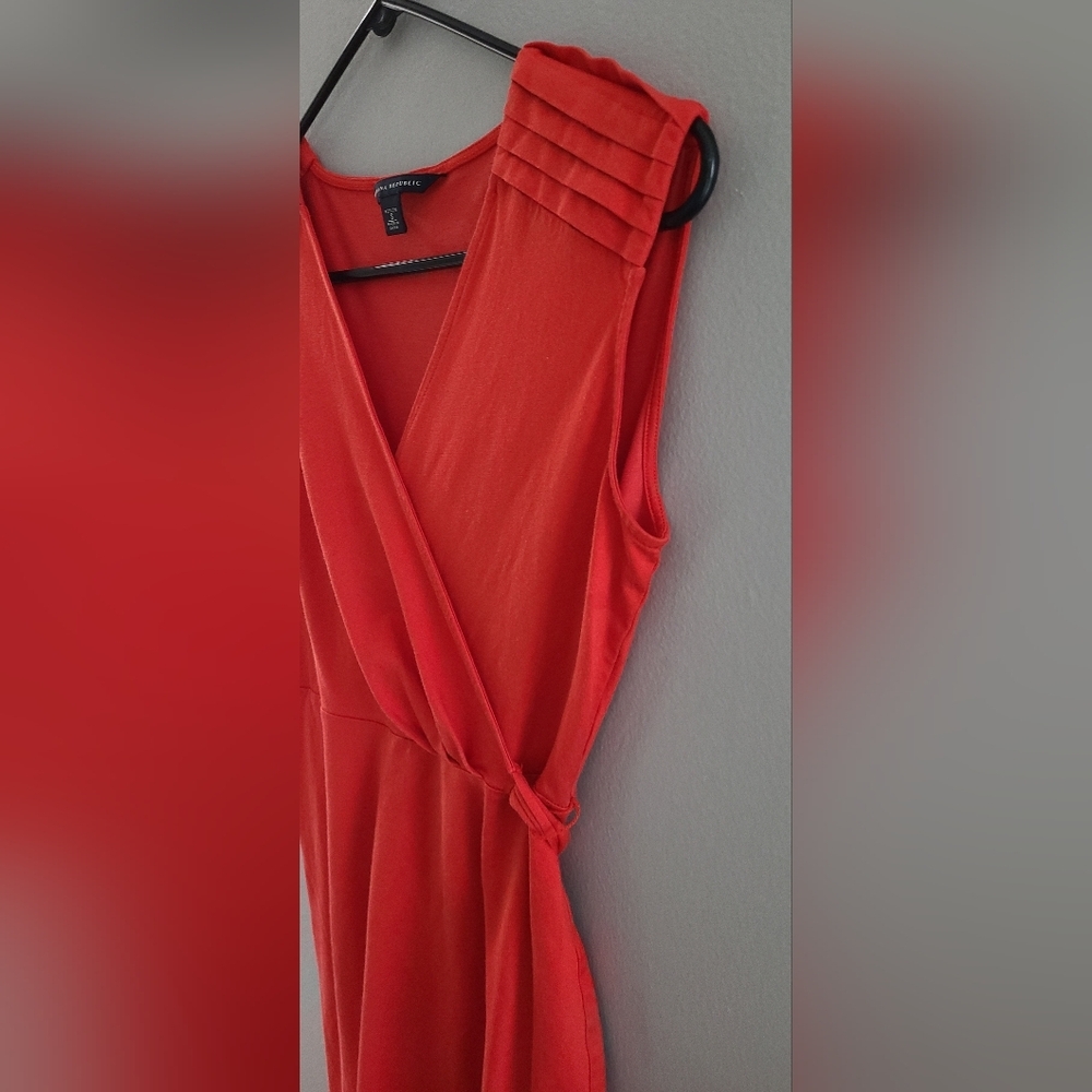 Banana Republic Red dress. Deep v and tie around sash sz sp - Picture 5 of 7